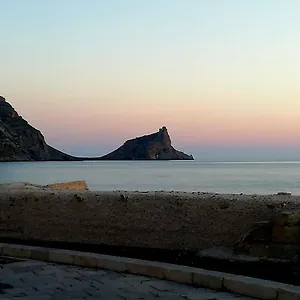 https://la-casa-a-due-passi-dal-mare-marettimo.sicilyhotelsitaly.net