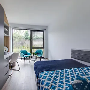 Yugo Explore - Highfield Park Apartament